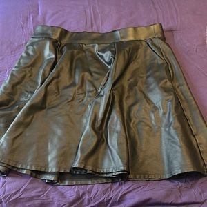 Torrid Size 1 Pleather Skater Skirt